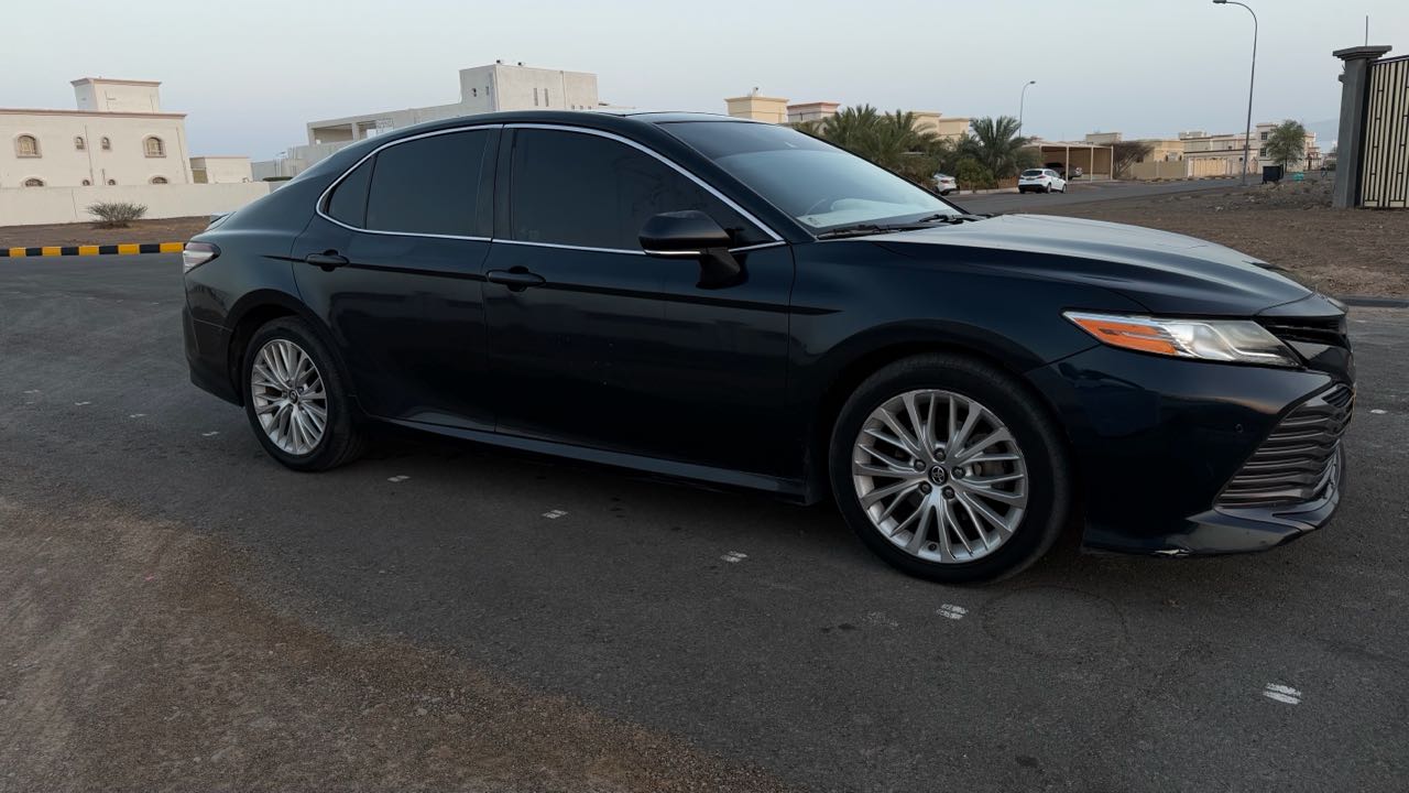 Car Image 2018 TOYOTA CAMRY XLE
