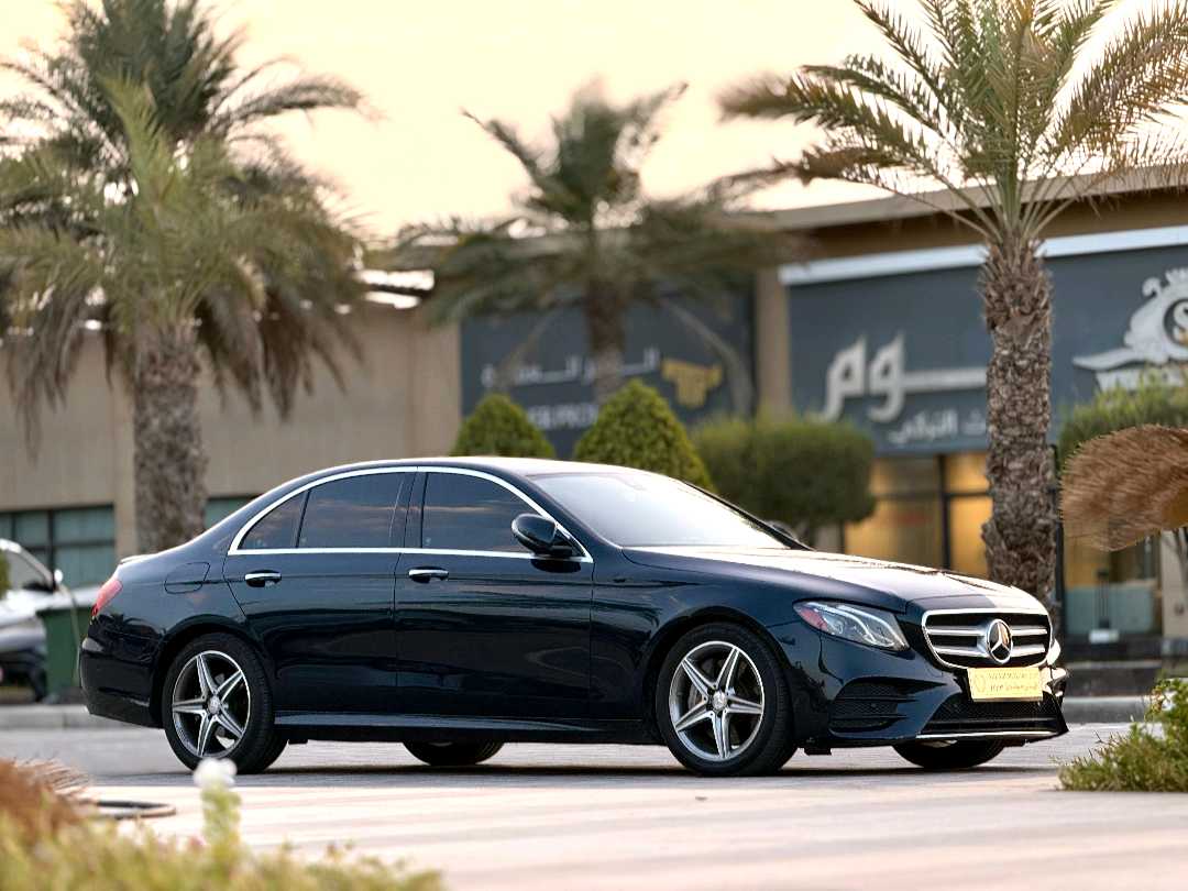 Car Image 2017 MERCEDES E Class 300
