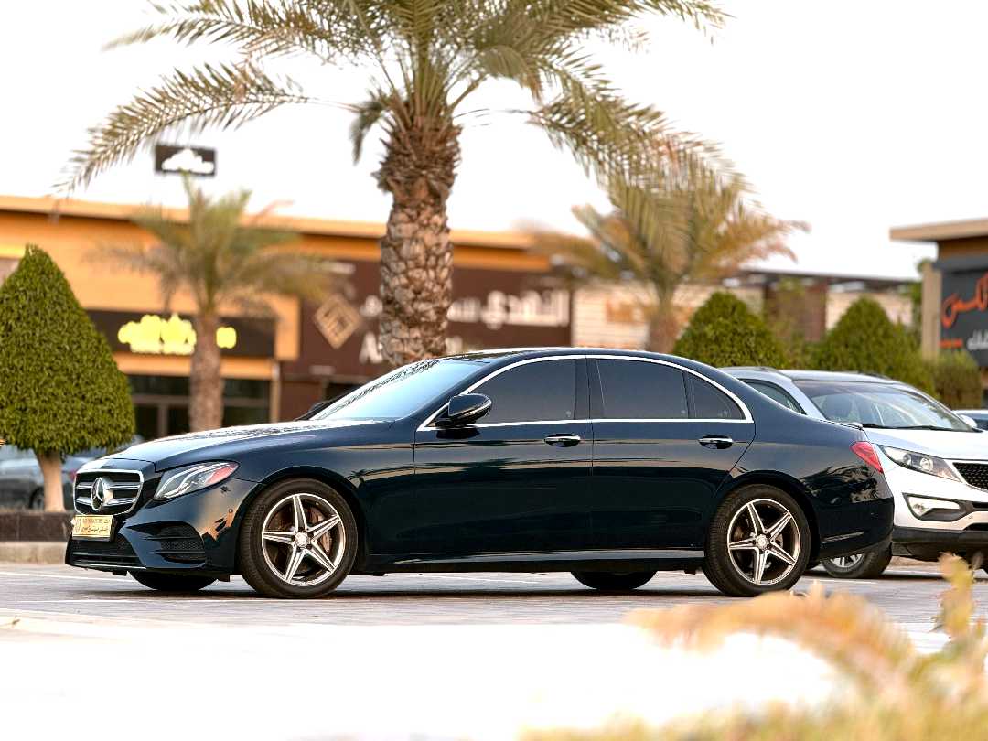 Car Image 2017 MERCEDES E Class 300
