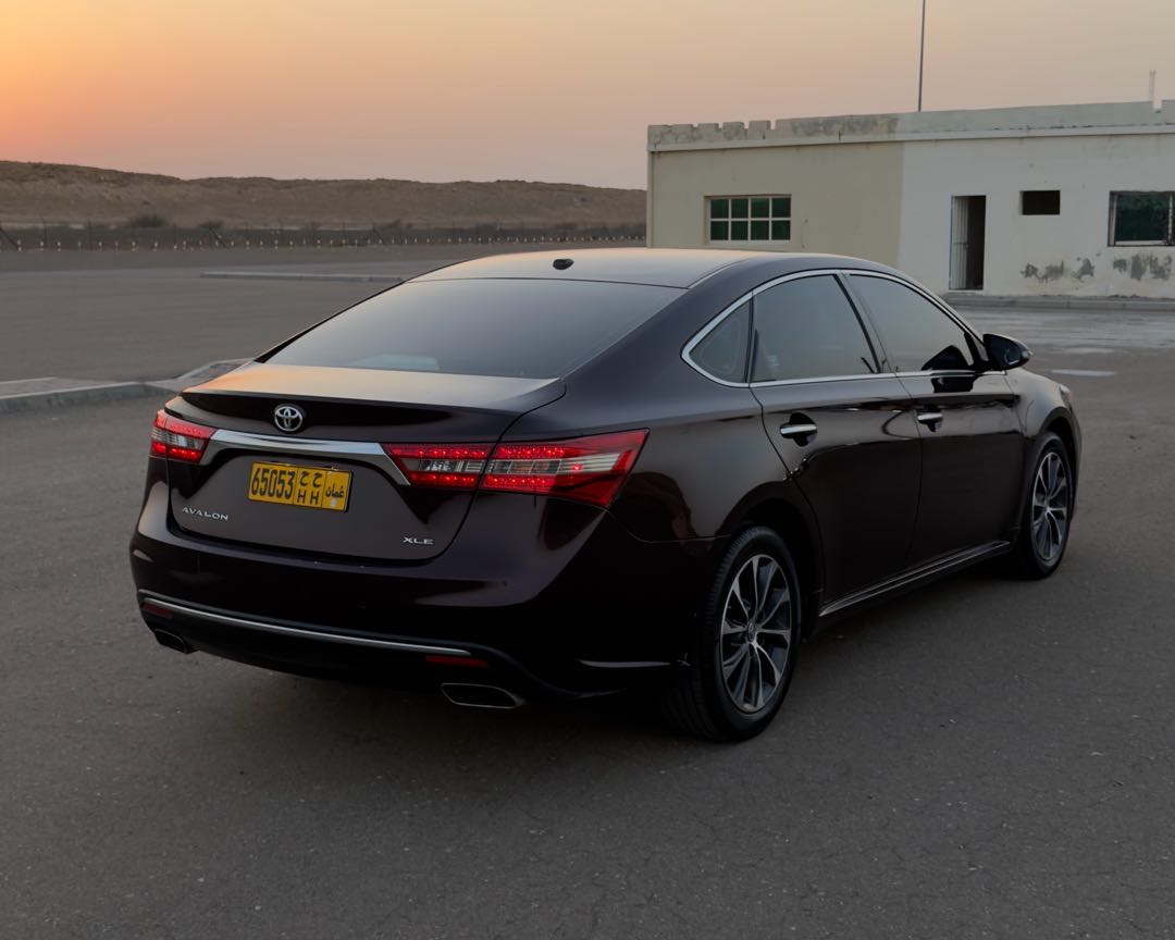 Car Image 2018 TOYOTA AVALON XLE