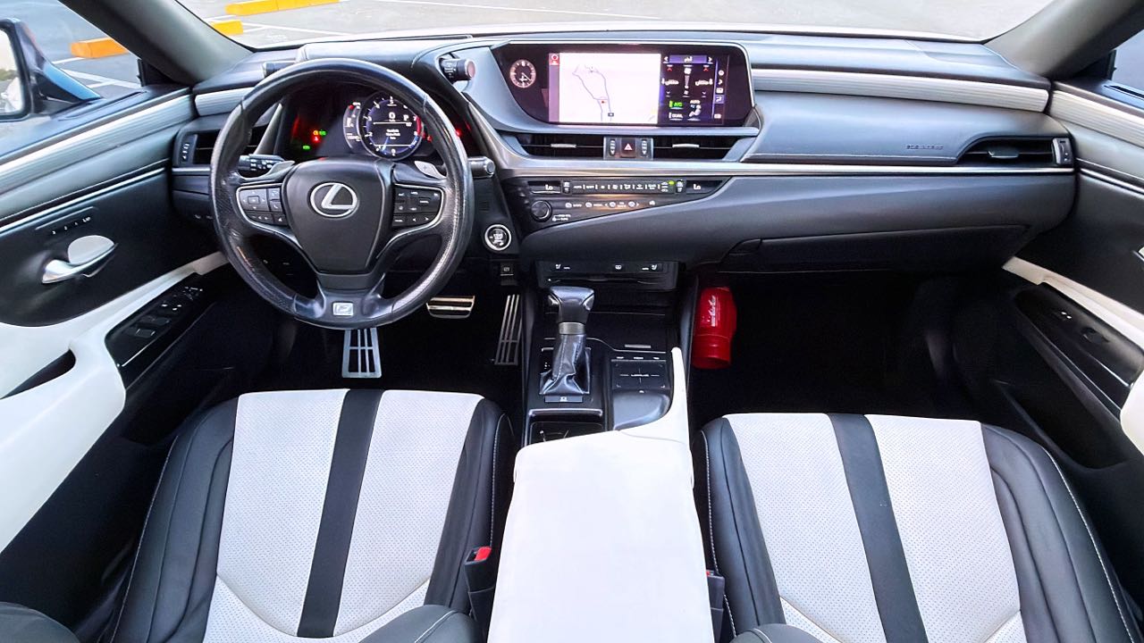 Car Image 2019 LEXUS ES 350