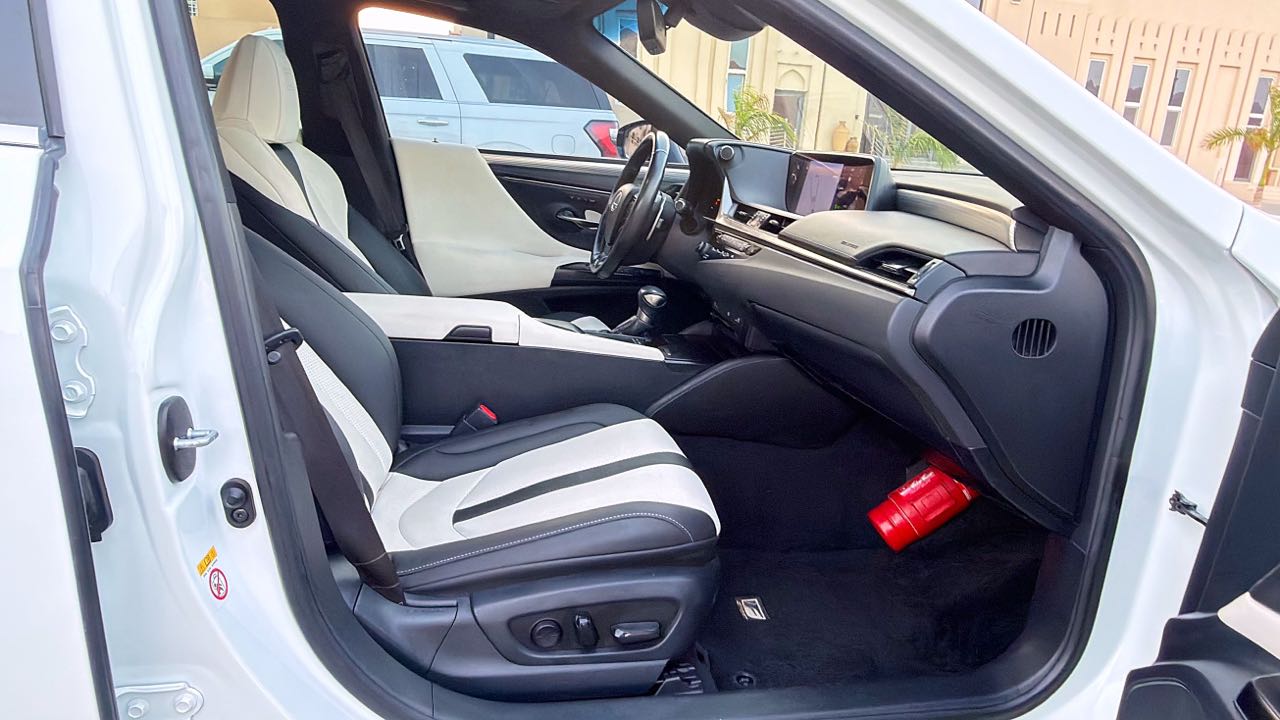 Car Image 2019 LEXUS ES 350