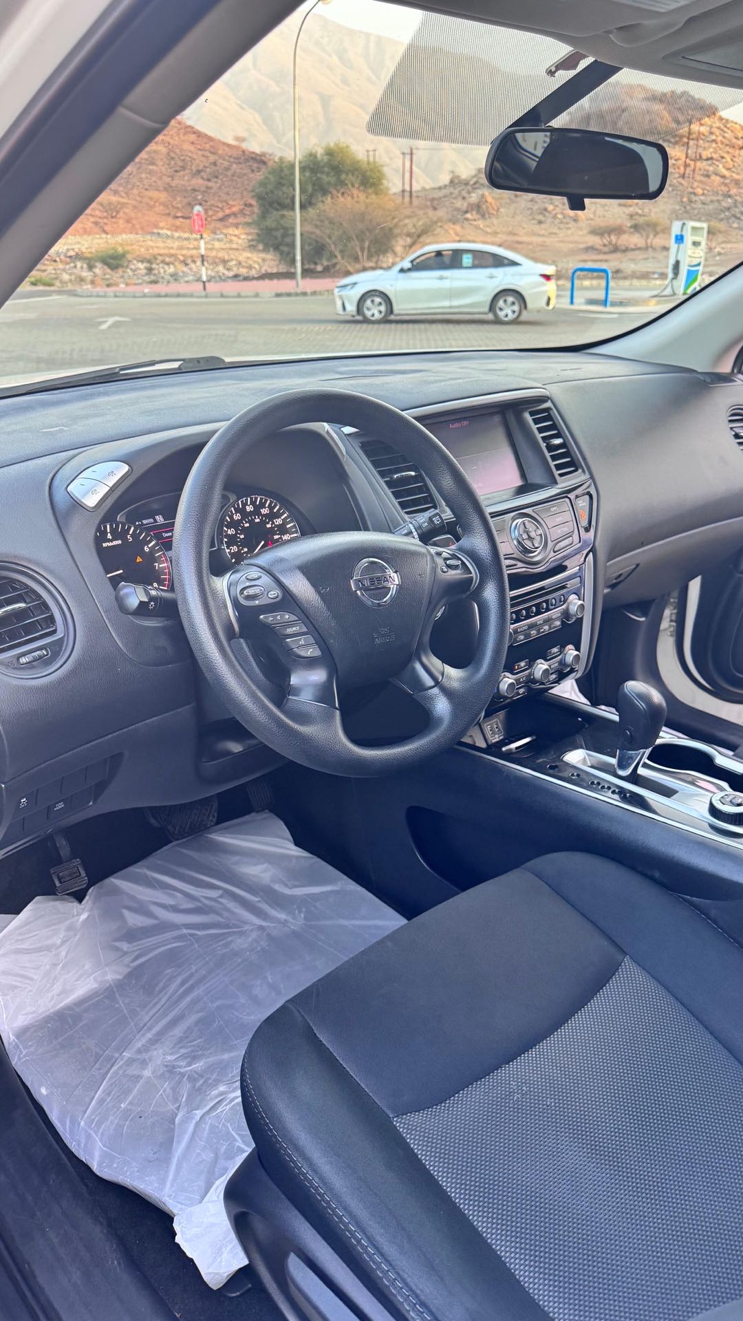 Car Image 2018 NISSAN PATHFINDER SV