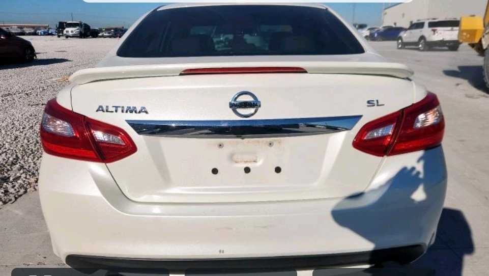 Car Image 2017 NISSAN ALTIMA SL