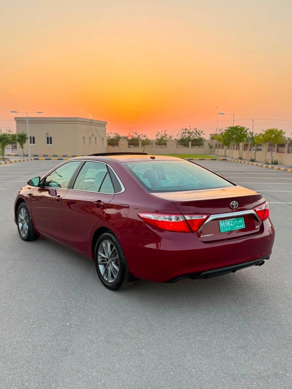 Car Image 2017 TOYOTA CAMRY SE