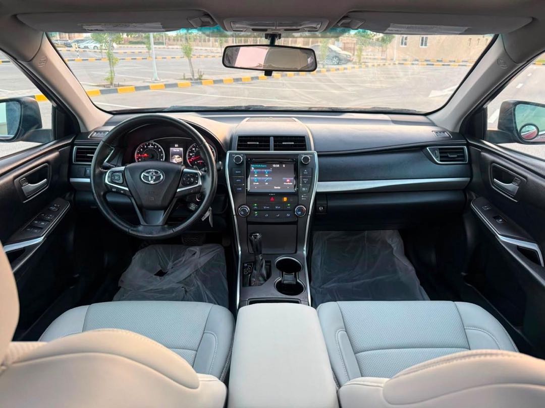 Car Image 2017 TOYOTA CAMRY SE