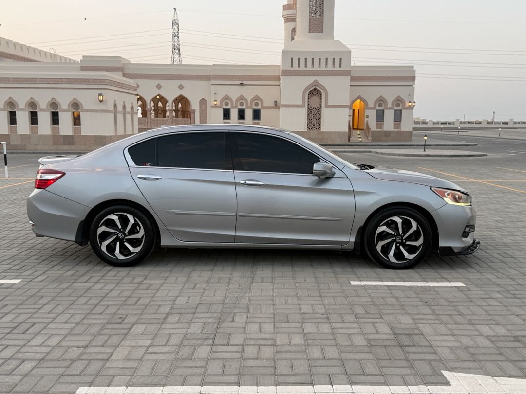 Car Image 2017 HONDA ACCORD SPORT