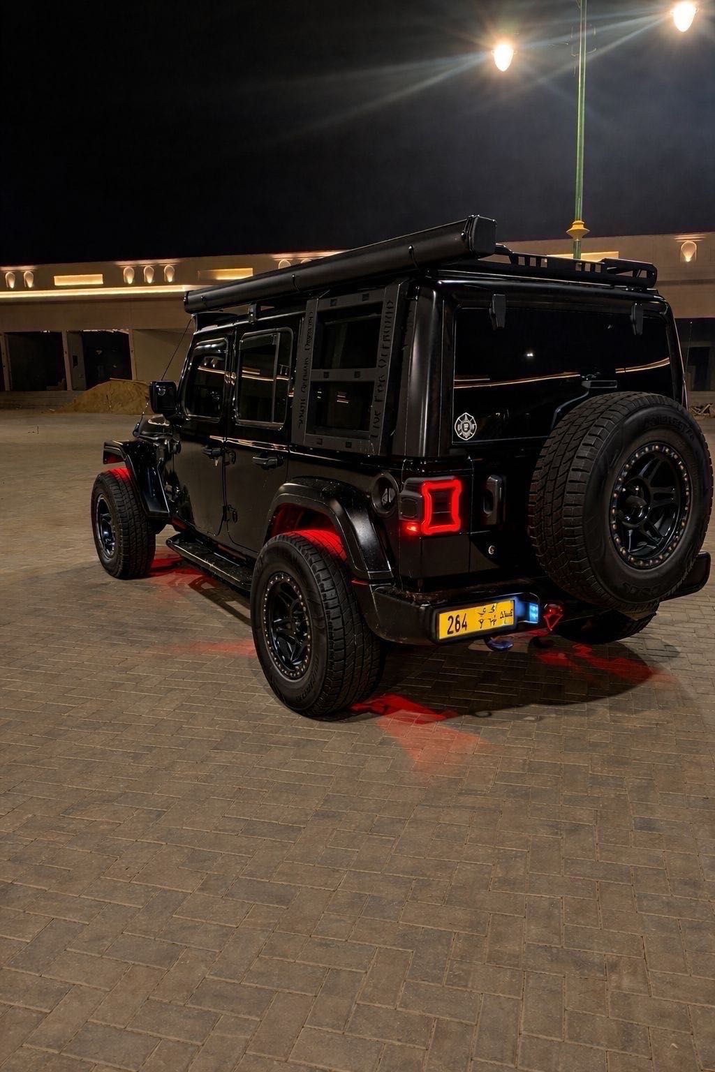 Car Image 2019 JEEP WRANGLER Sport