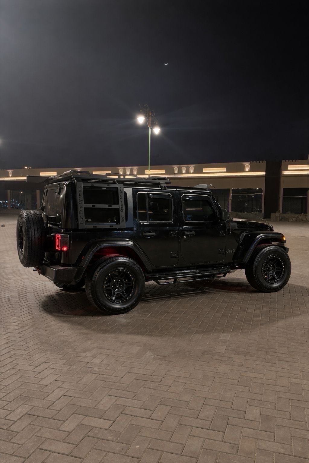 Car Image 2019 JEEP WRANGLER Sport
