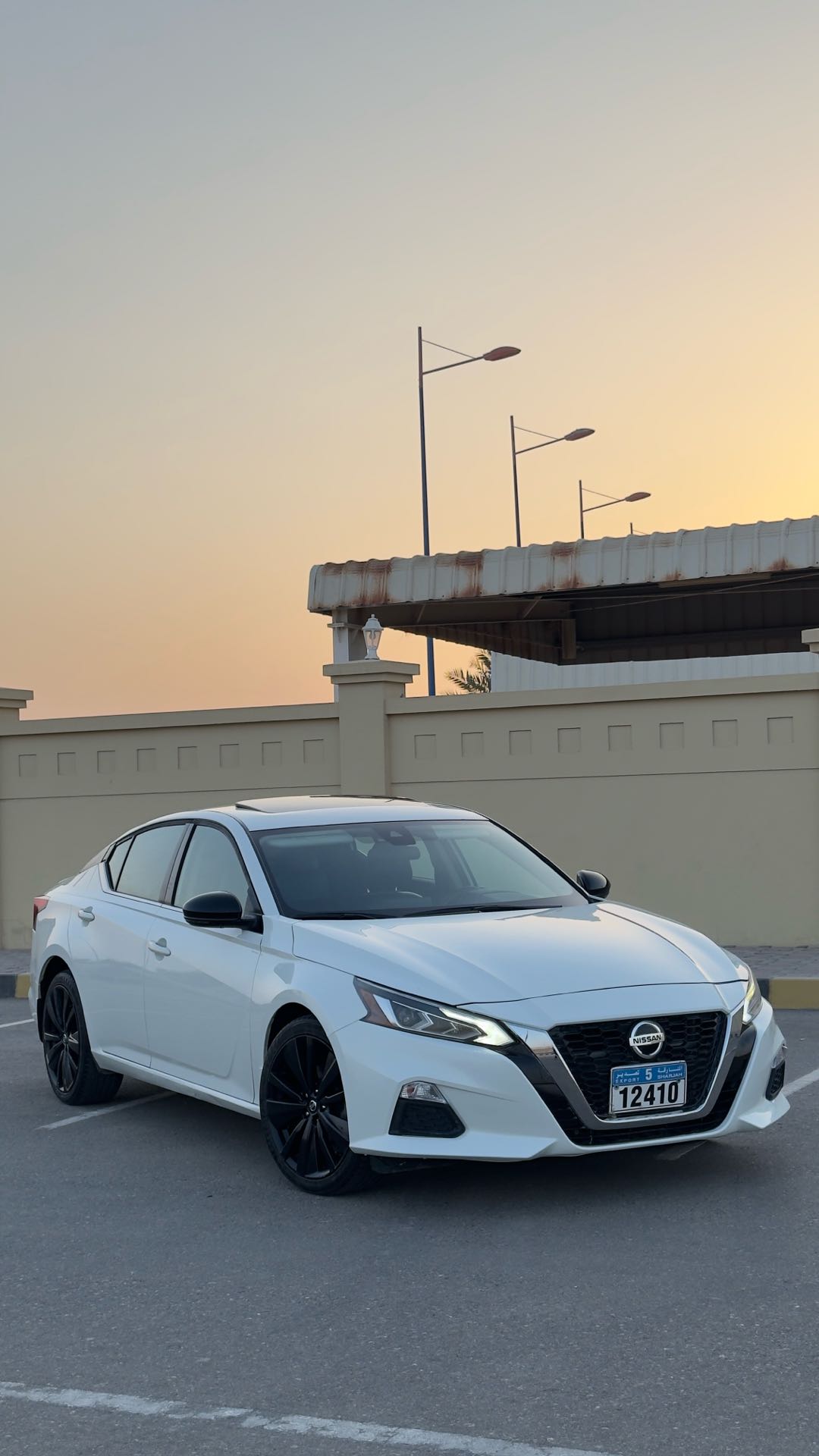 Car Image 2022 NISSAN ALTIMA SR