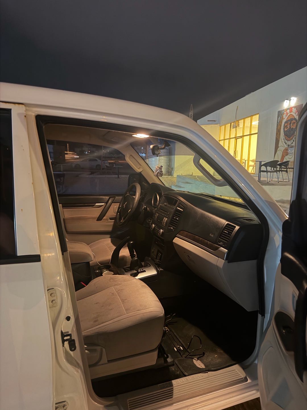 Car Image 2011 MITSUBISHI PAJERO 