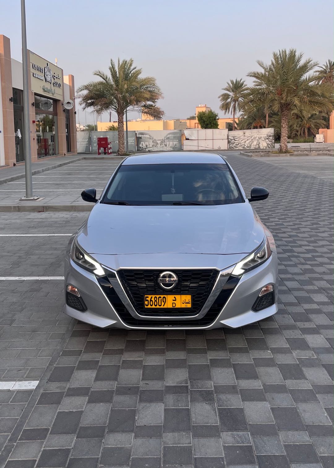 Car Image 2019 NISSAN ALTIMA SR