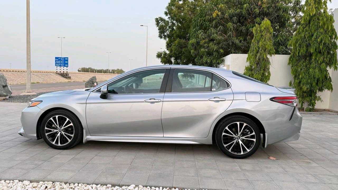 Car Image 2019 TOYOTA CAMRY SE