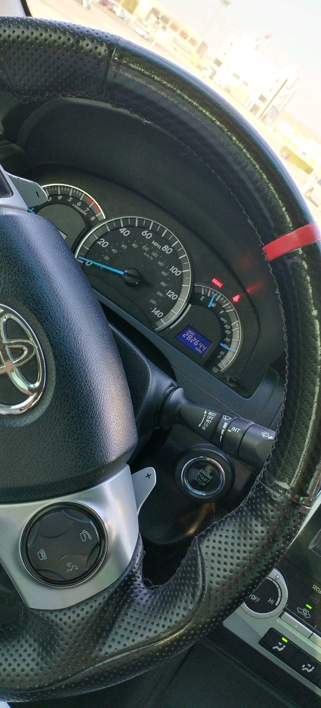 Car Image 2012 TOYOTA CAMRY SE
