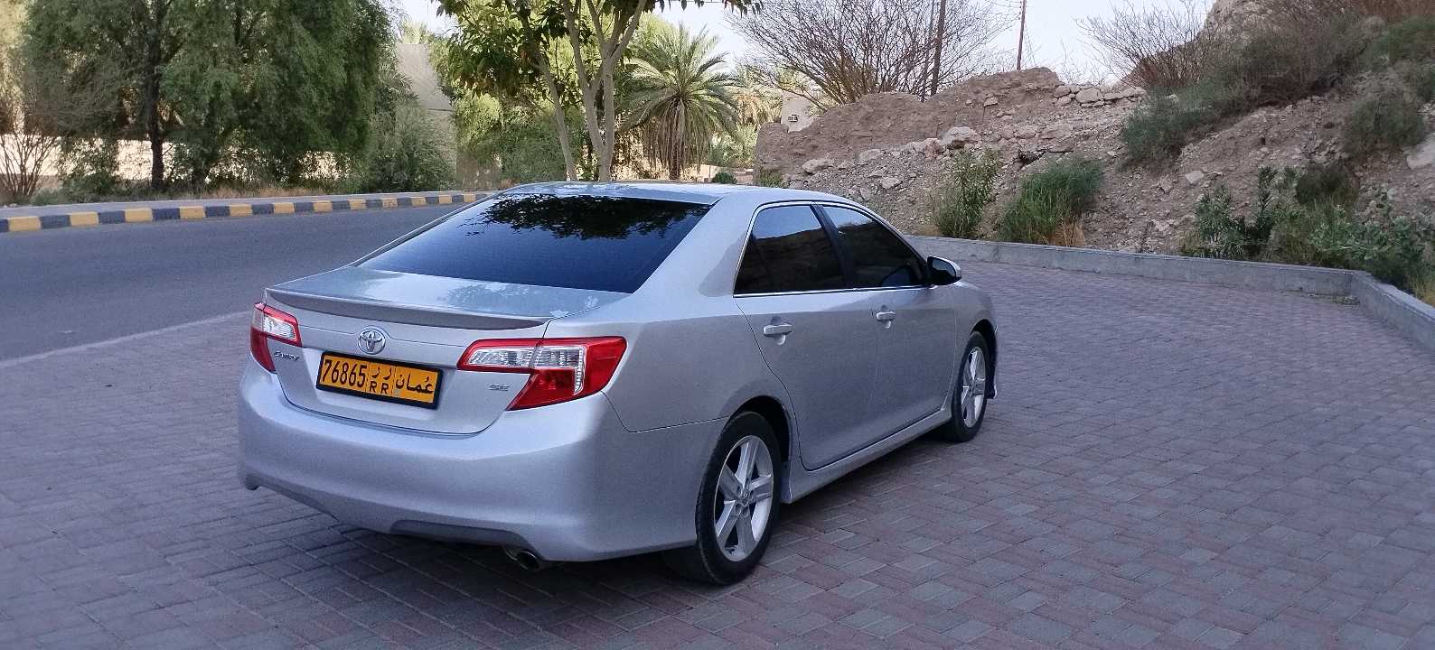 Car Image 2012 TOYOTA CAMRY SE
