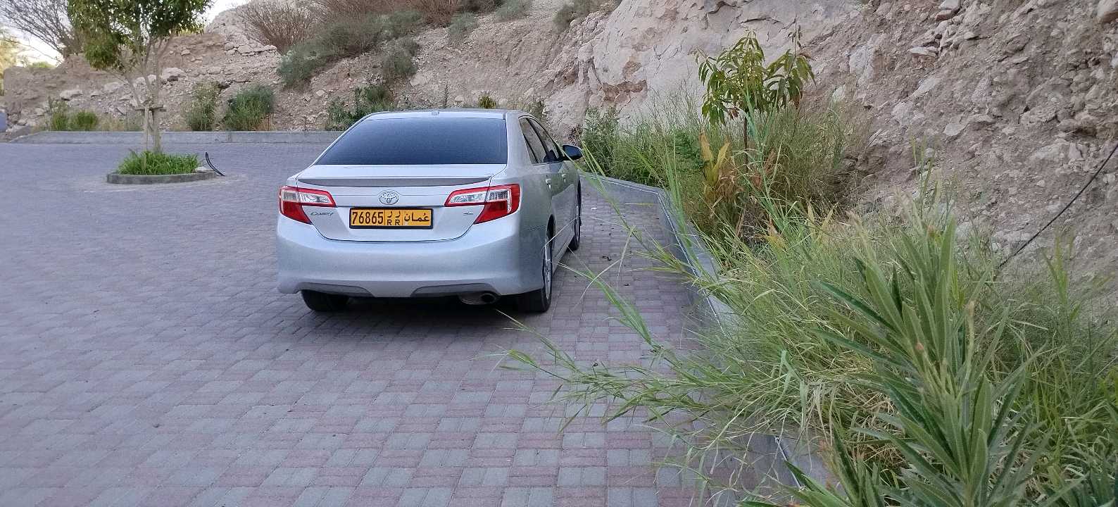 Car Image 2012 TOYOTA CAMRY SE