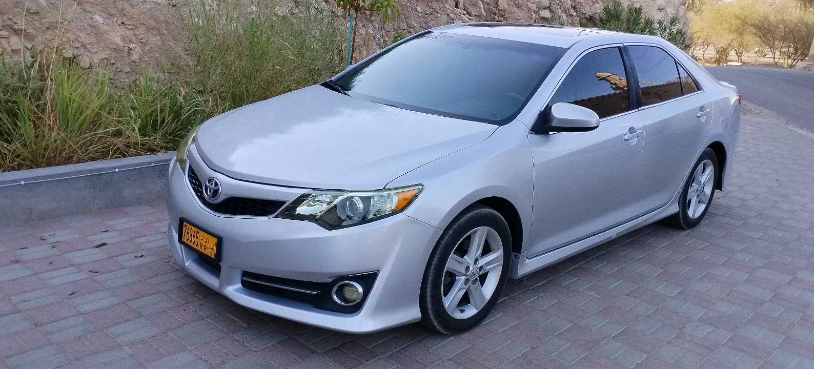 Car Image 2012 TOYOTA CAMRY SE