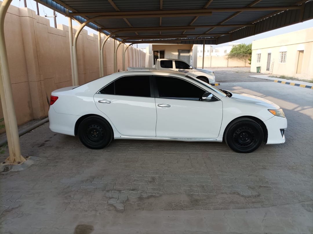 Car Image 2012 TOYOTA CAMRY LE