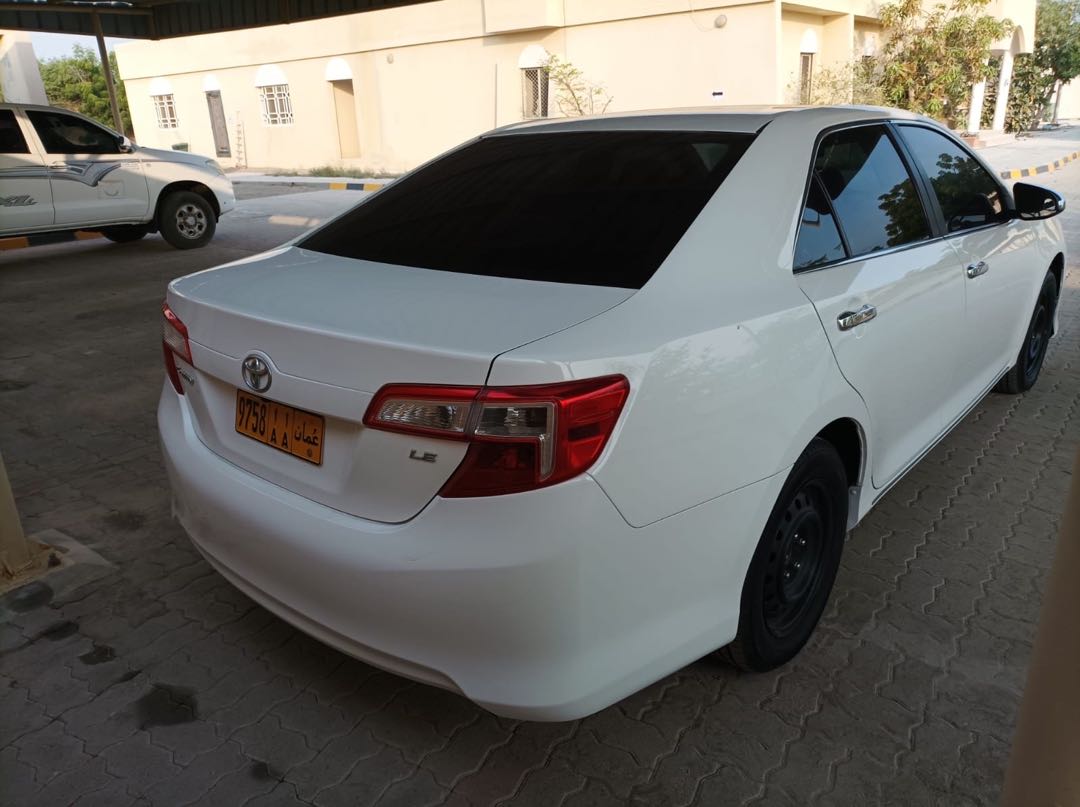 Car Image 2012 TOYOTA CAMRY LE