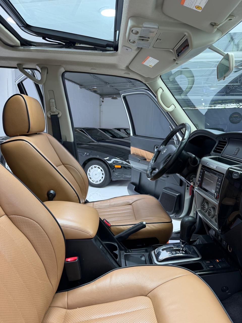 Car Image 2019 NISSAN SAFARI 
