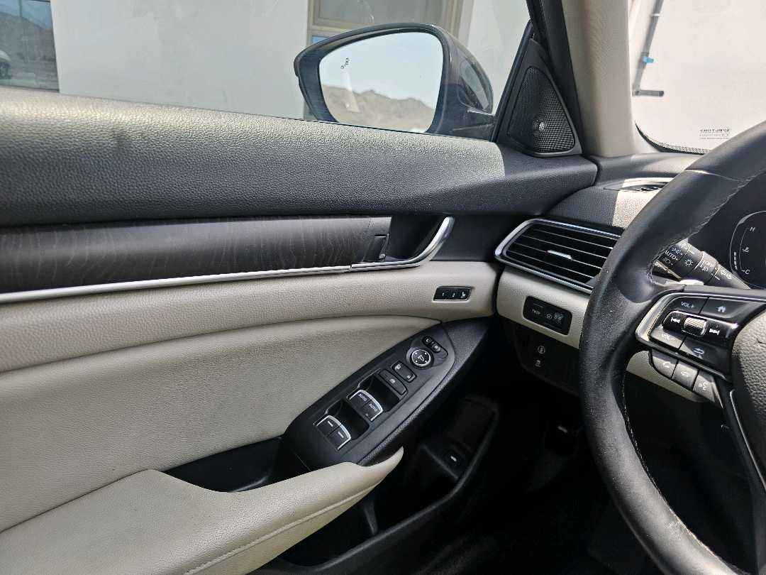 Car Image 2018 HONDA ACCORD EXL