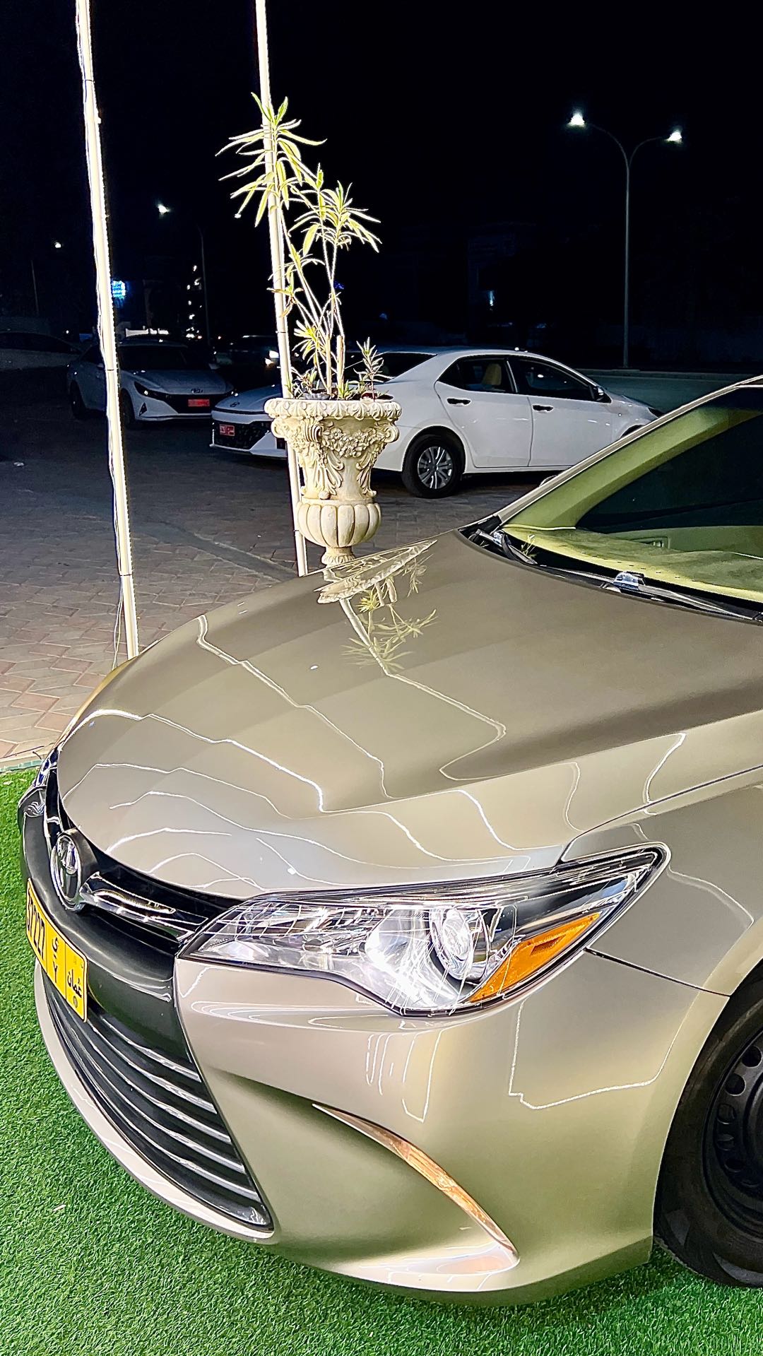 Car Image 2016 TOYOTA CAMRY LE