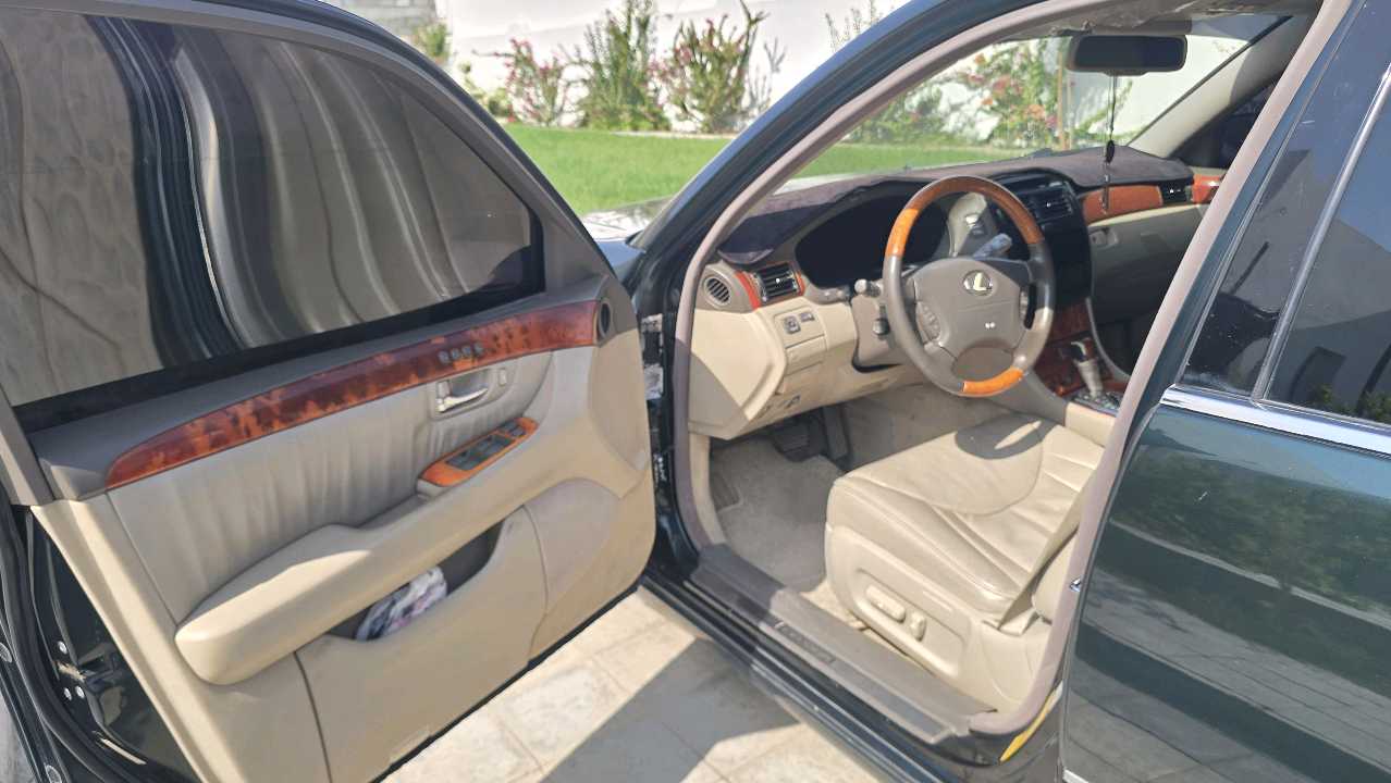 Car Image 2001 LEXUS LS 430