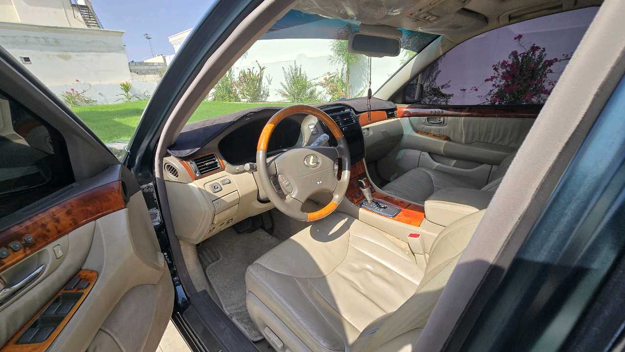 Car Image 2001 LEXUS LS 430