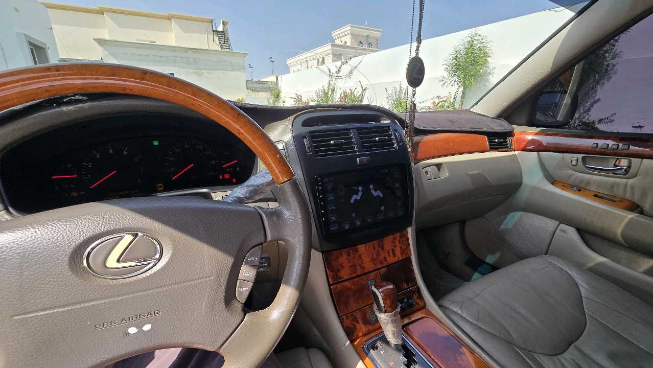 Car Image 2001 LEXUS LS 430