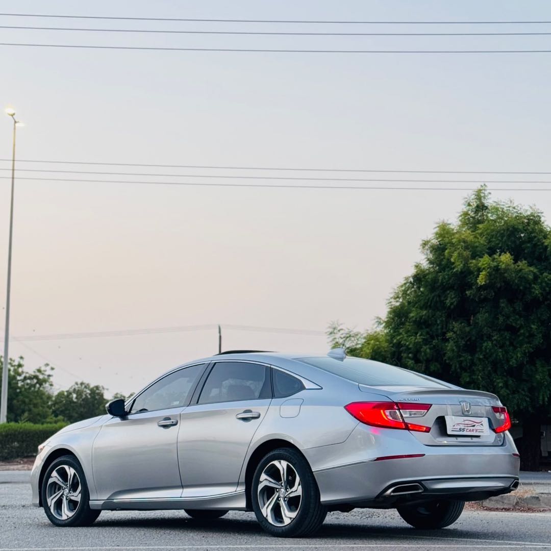 Car Image 2018 HONDA ACCORD EXL