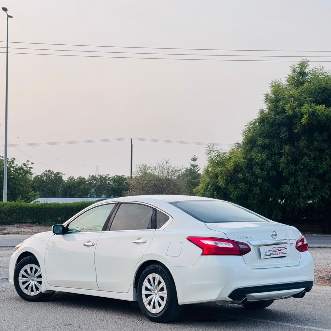 Car Image 2018 NISSAN ALTIMA S