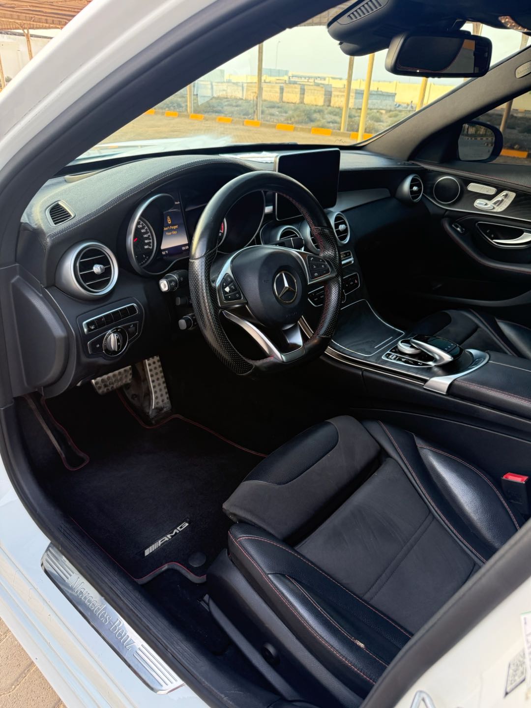 Car Image 2016 MERCEDES C Class 450