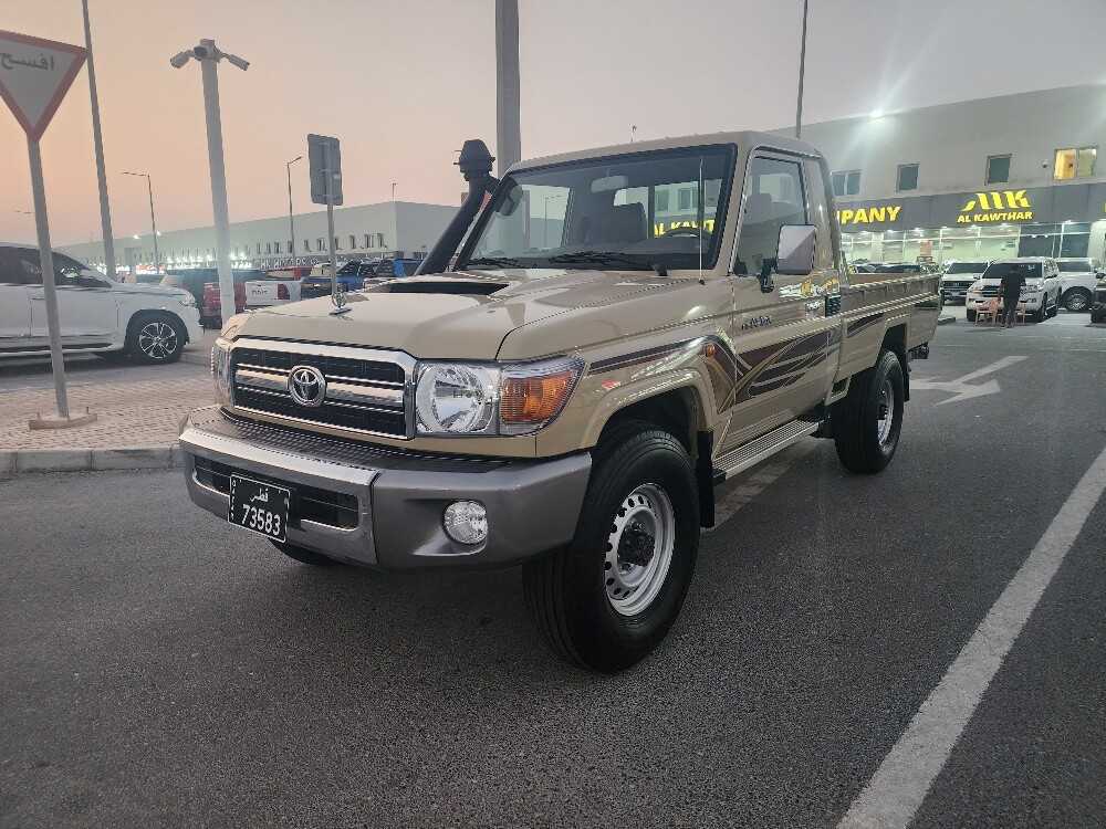 Car Image 2022 TOYOTA LAND CRUISER LX