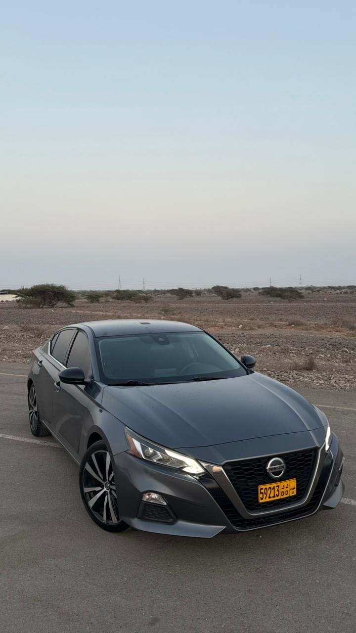 Car Image 2020 NISSAN ALTIMA SR