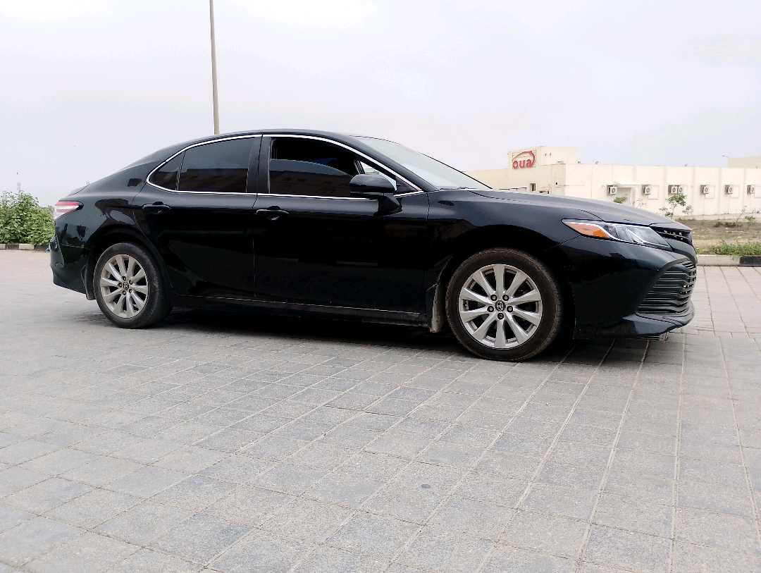 Car Image 2020 TOYOTA CAMRY LE