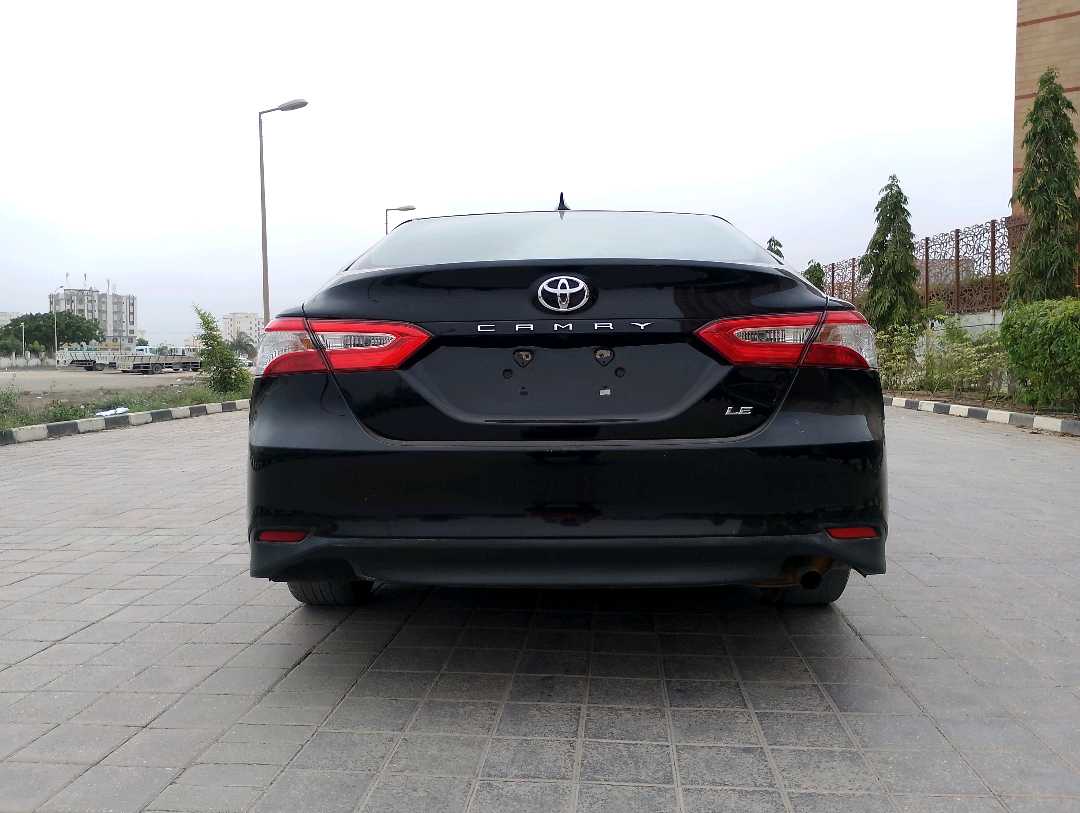 Car Image 2020 TOYOTA CAMRY LE