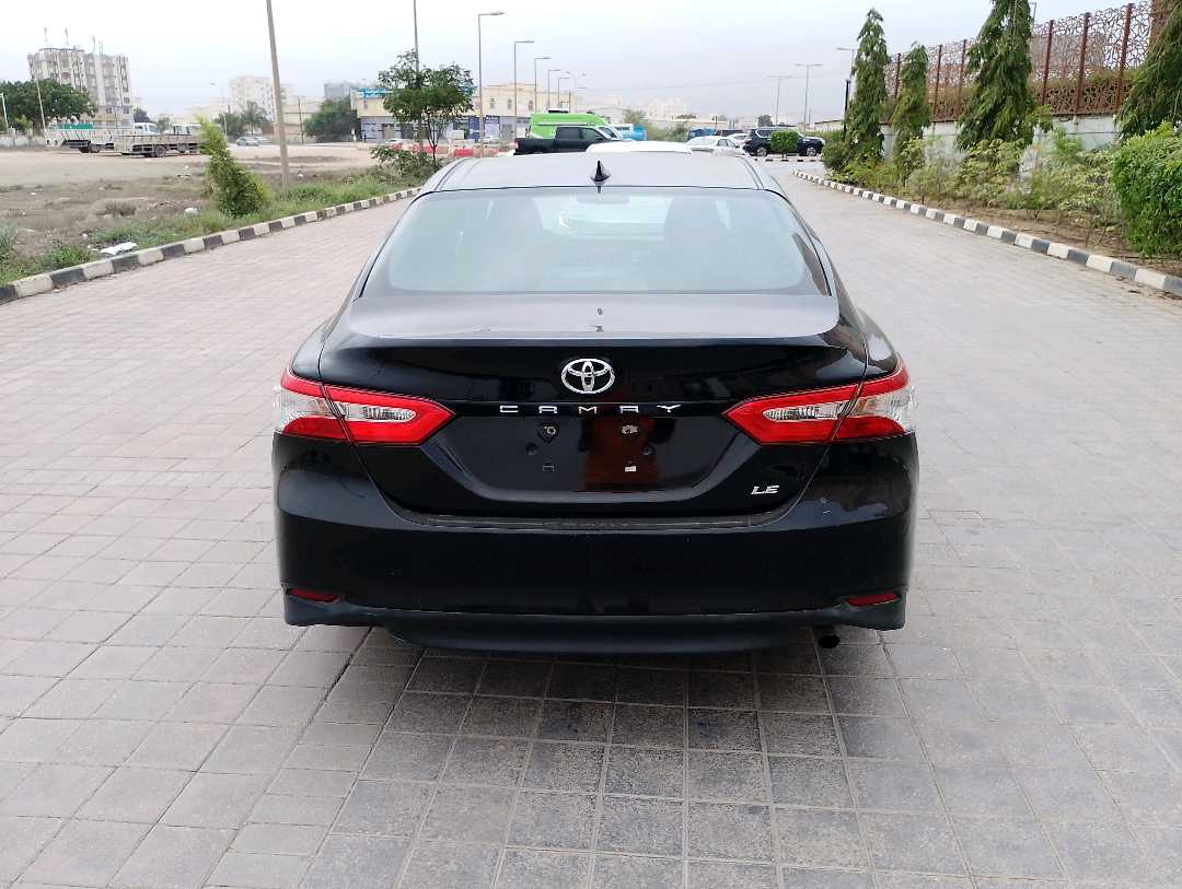 Car Image 2020 TOYOTA CAMRY LE