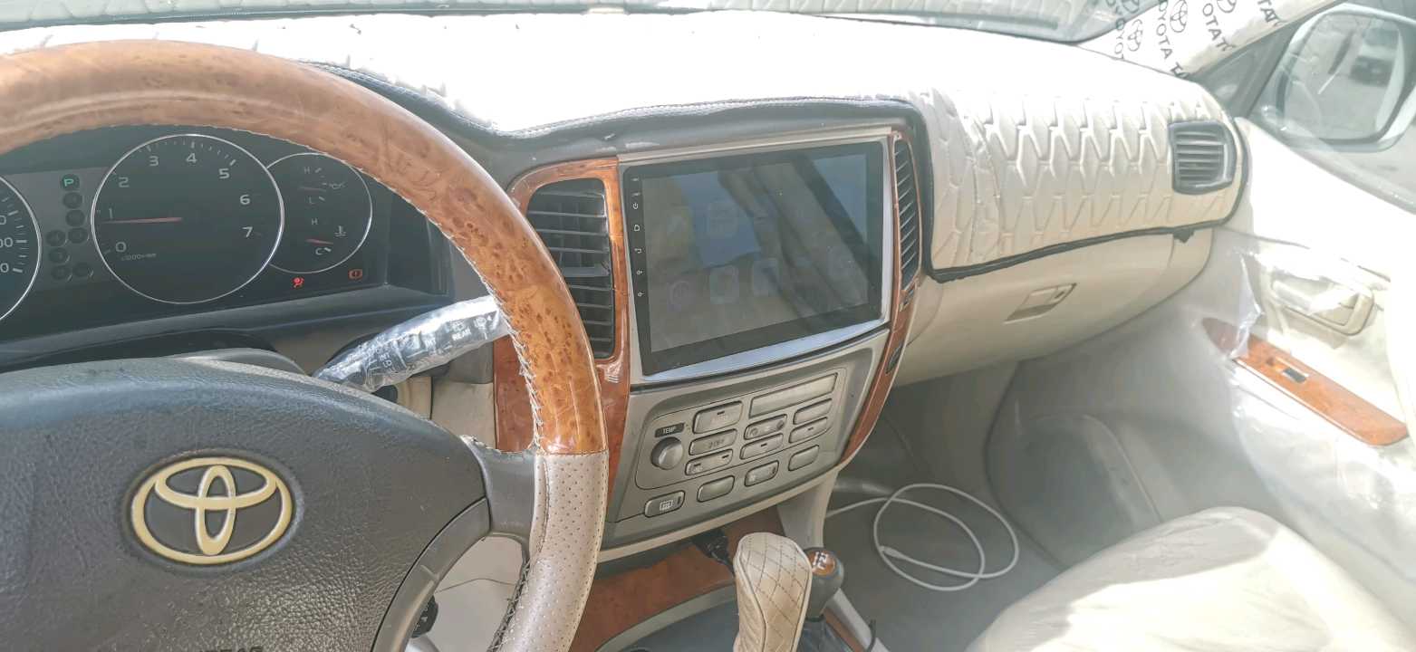 Car Image 2003 TOYOTA LAND CRUISER VX.R