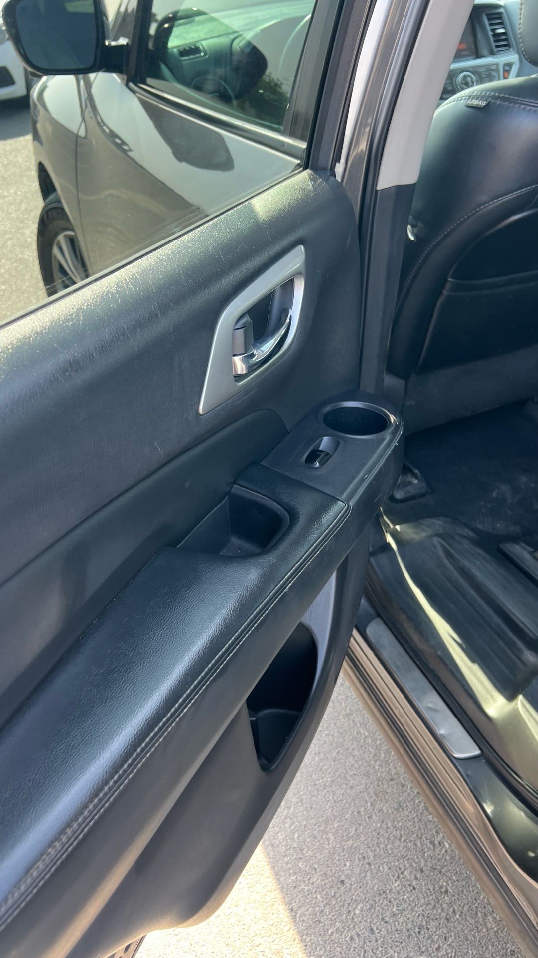 Car Image 2017 NISSAN PATHFINDER SL