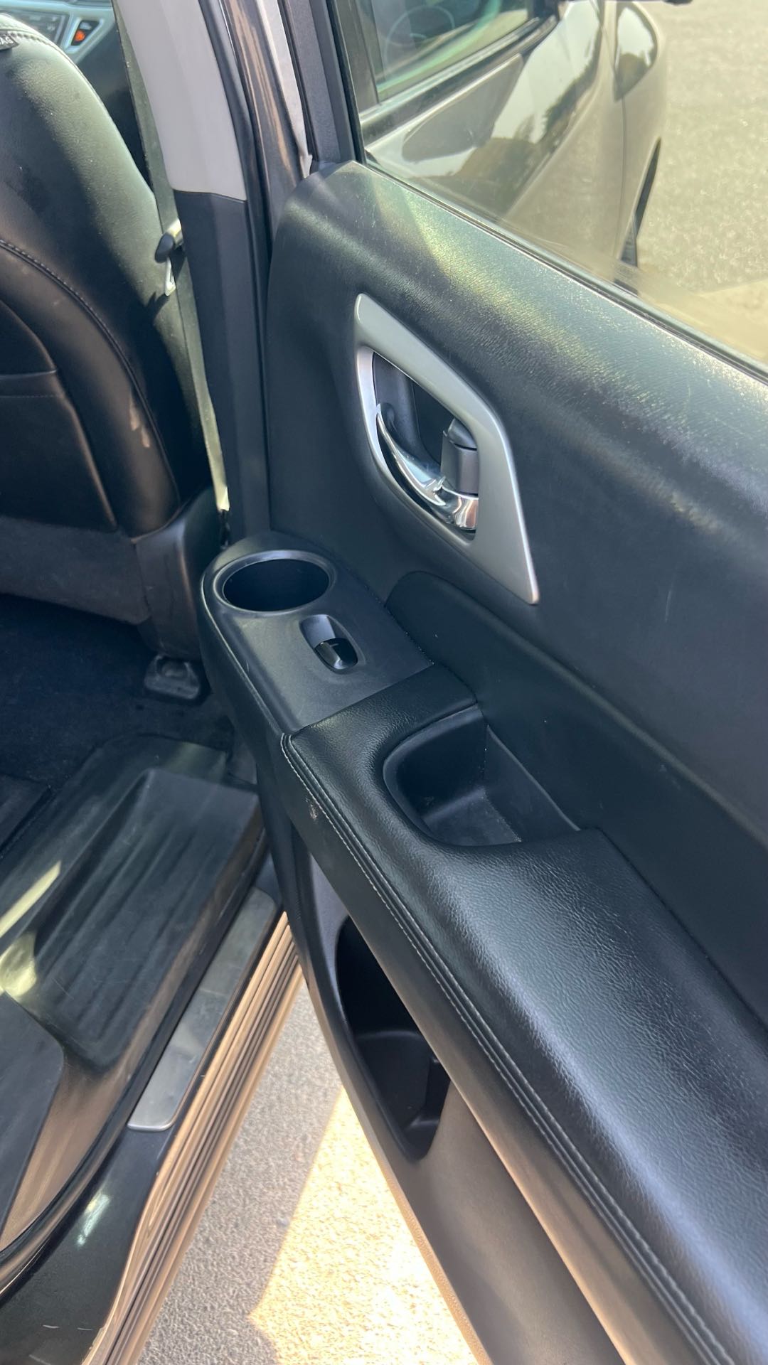 Car Image 2017 NISSAN PATHFINDER SL