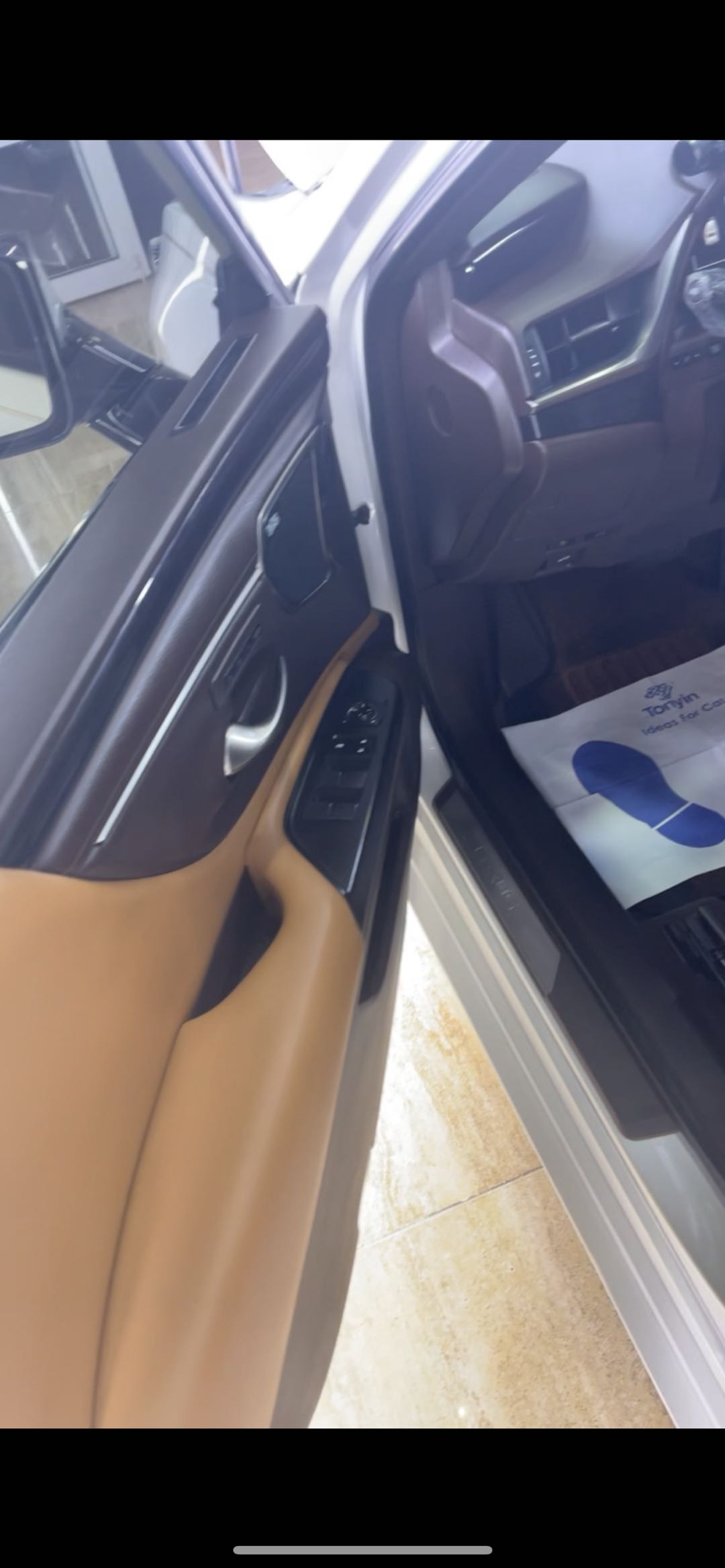 Car Image 2019 LEXUS ES 350