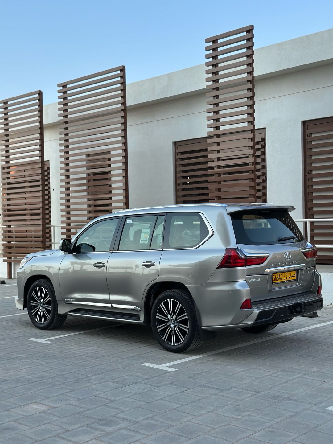 Car Image 2018 LEXUS LX 570