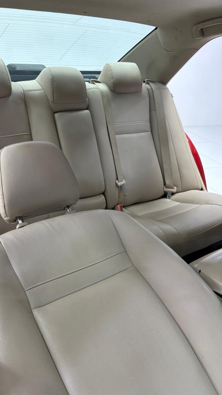 Car Image 2012 TOYOTA CAMRY LE