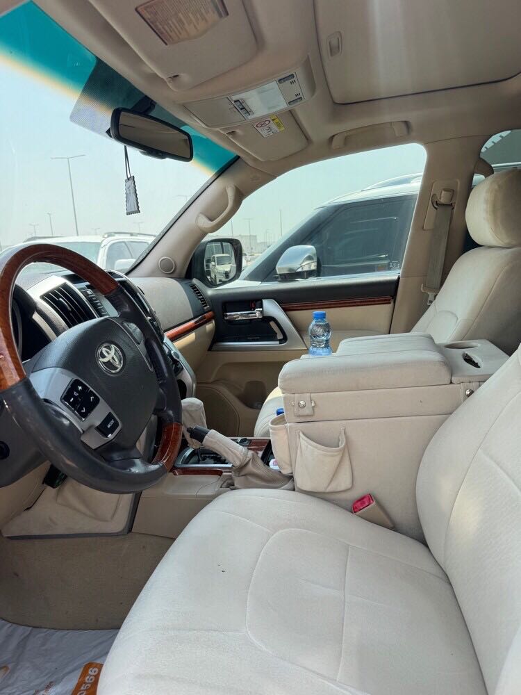 Car Image 2013 TOYOTA LAND CRUISER VX.R