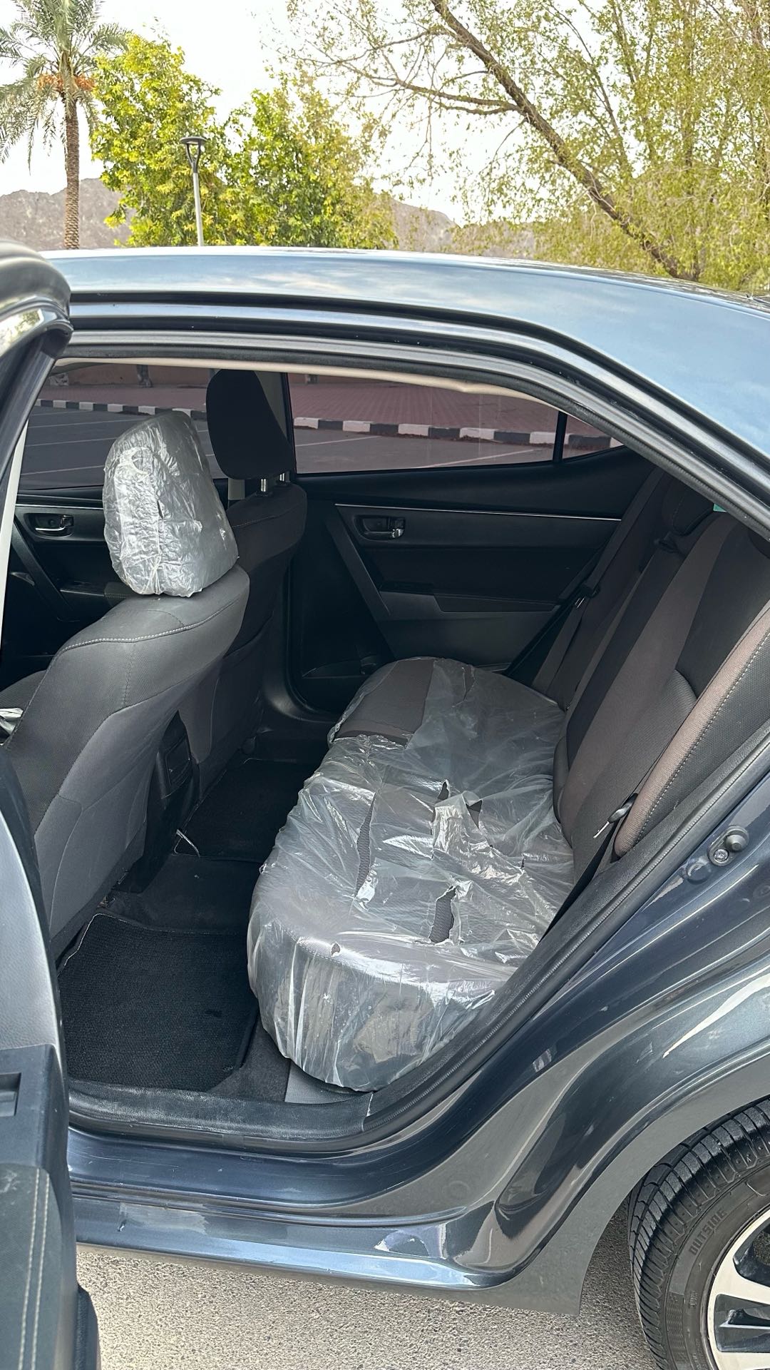 Car Image 2018 TOYOTA COROLLA LE