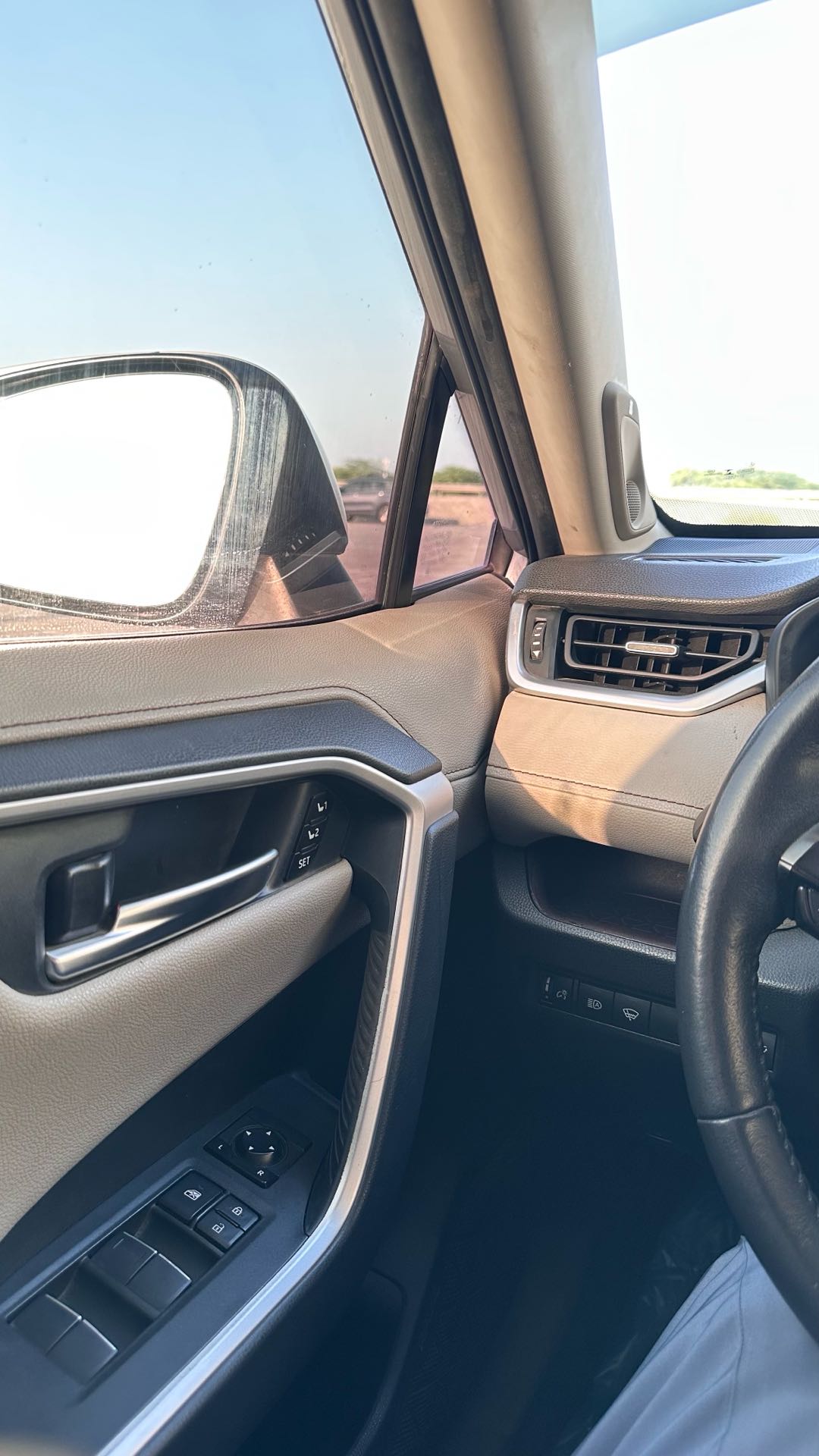 Car Image 2019 TOYOTA RAV4 LIMITED
