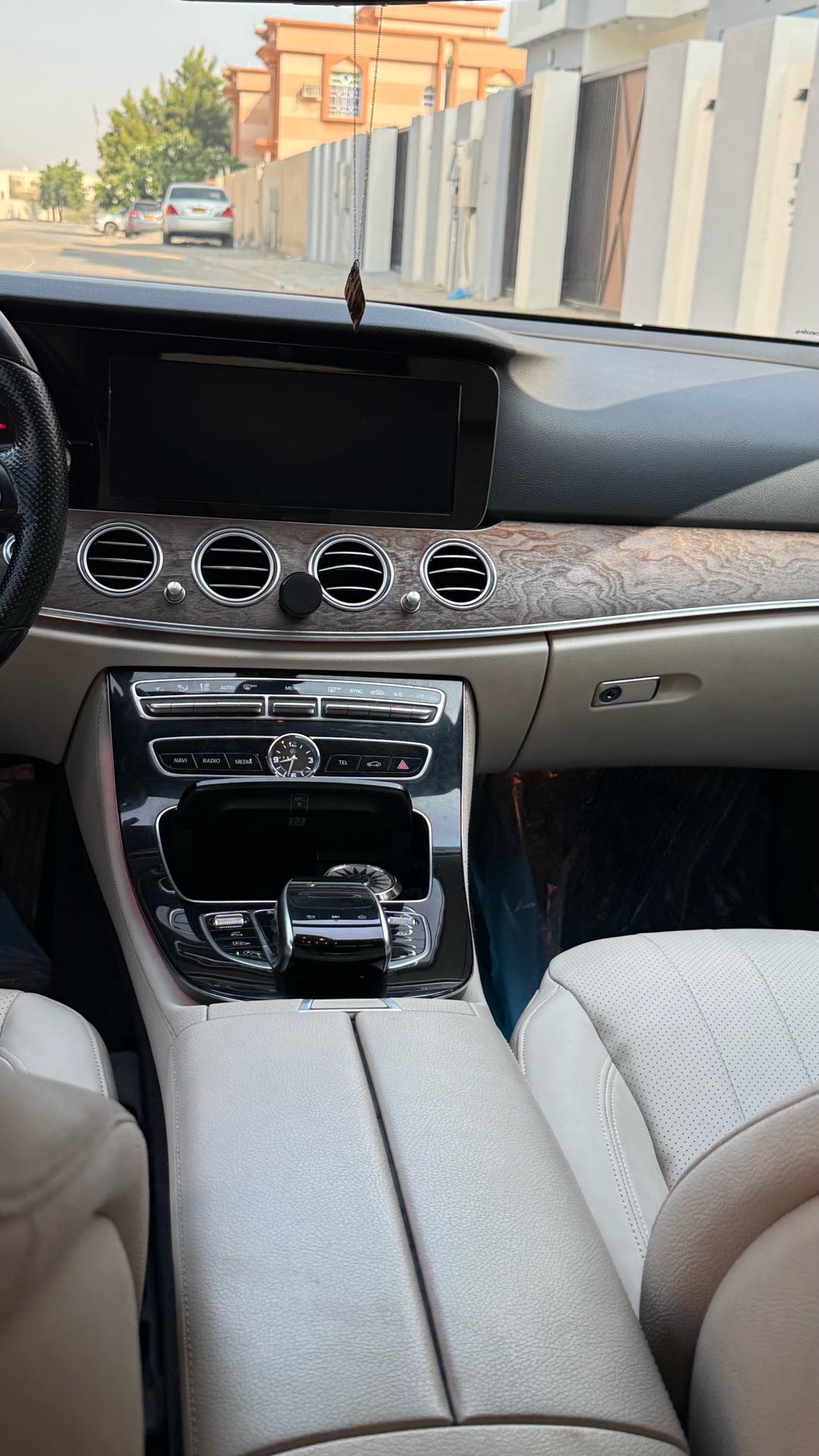 Car Image 2017 MERCEDES E Class 300
