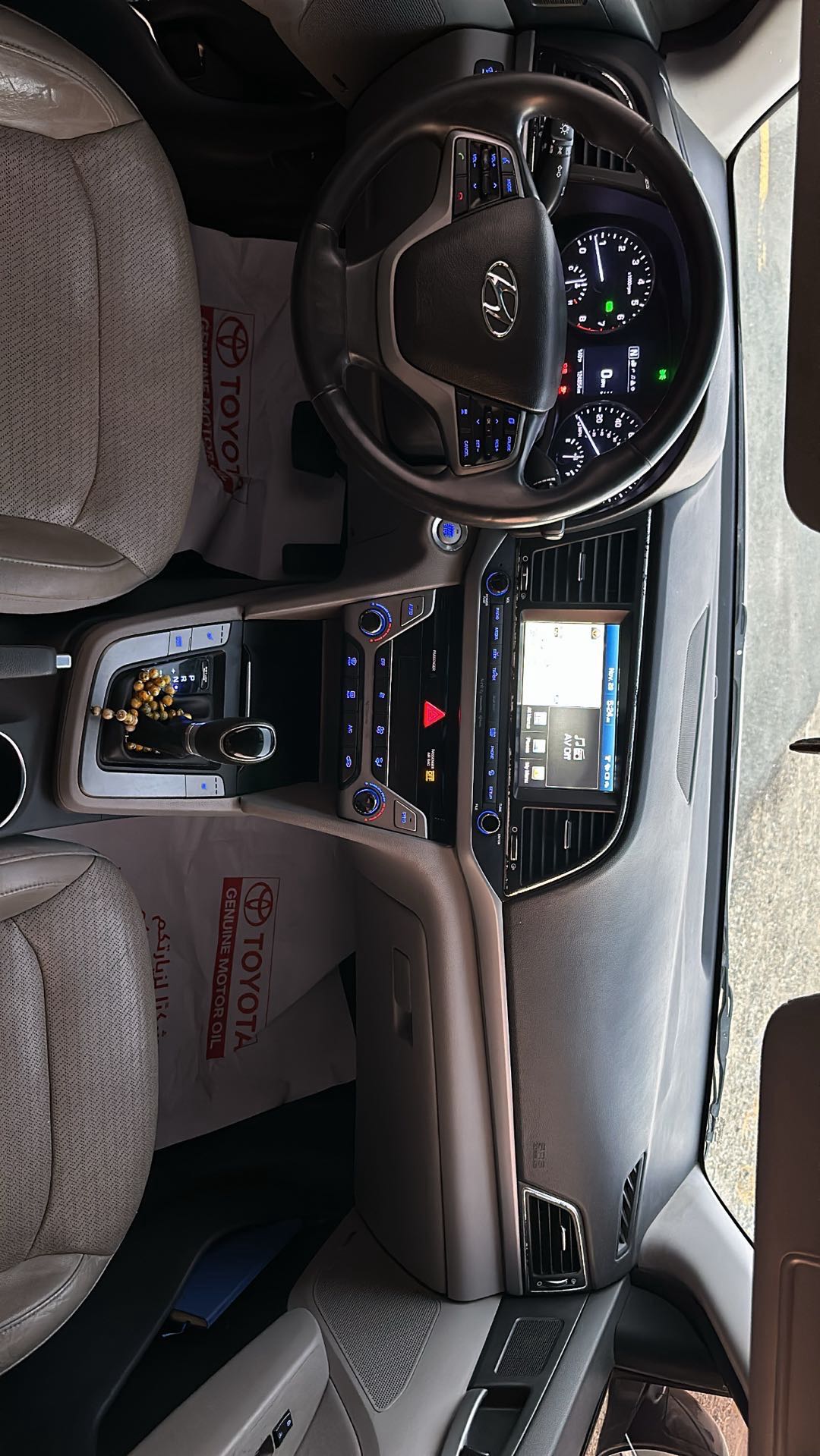 Car Image 2017 HYUNDAI ELANTRA SE
