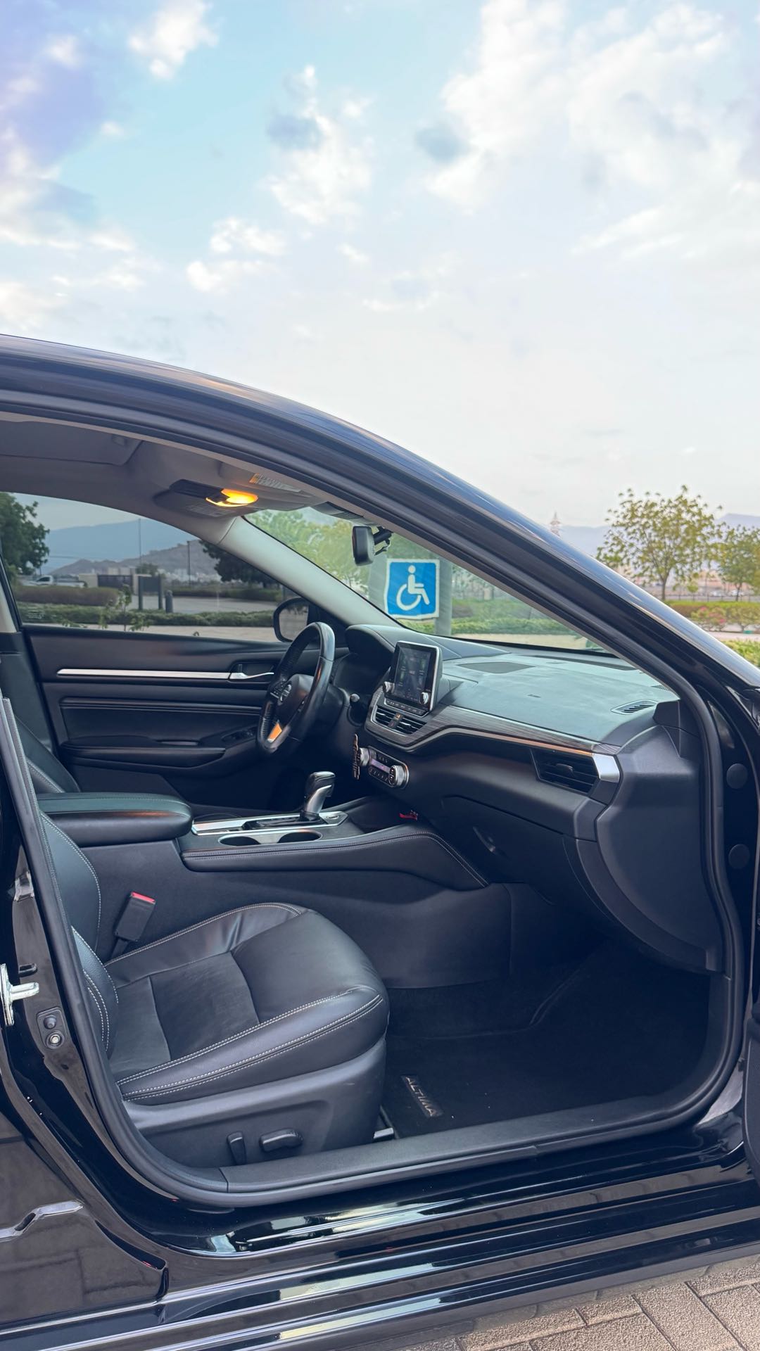 Car Image 2019 NISSAN ALTIMA SL
