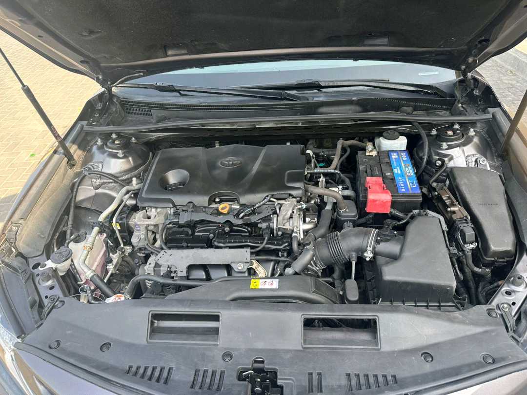 Car Image 2019 TOYOTA CAMRY SE